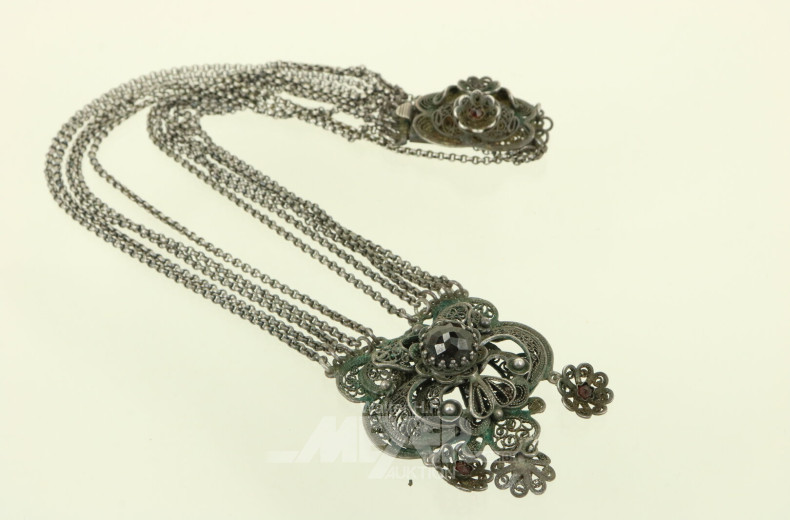 Konvolut Silberschmuck mit Ketten, Armreifen, Ringen...