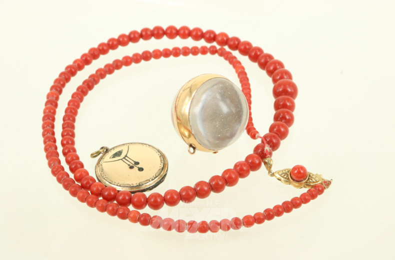 Perlenkette aus roter Koralle mit Schließe in 585 GG