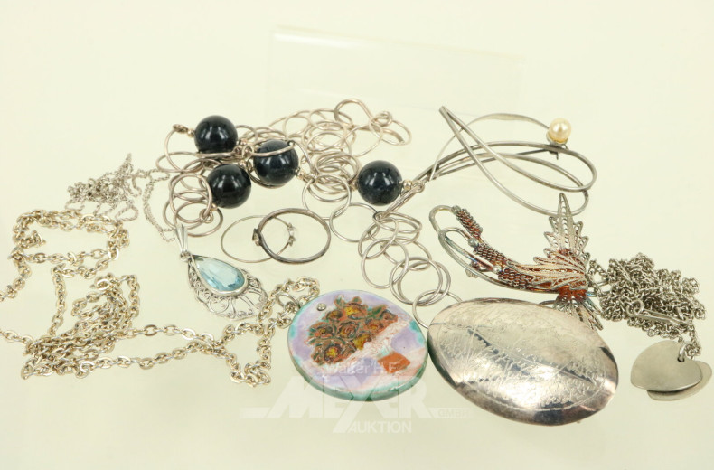 Posten Modeschmuck mit Ketten, Anhänger und Ringe