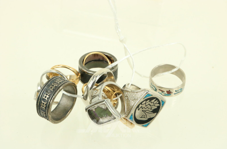 13 Modeschmuck-Ringe