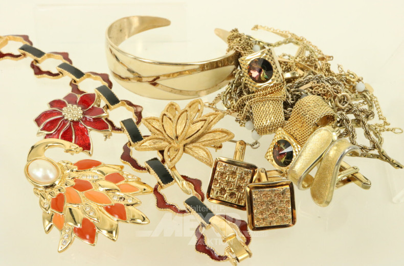 Konvolut Modeschmuck mit Ketten, Armreife, Broschen etc.