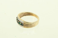 Damenring mit 2 kl. Smaragden u. 3 kl. Safiren