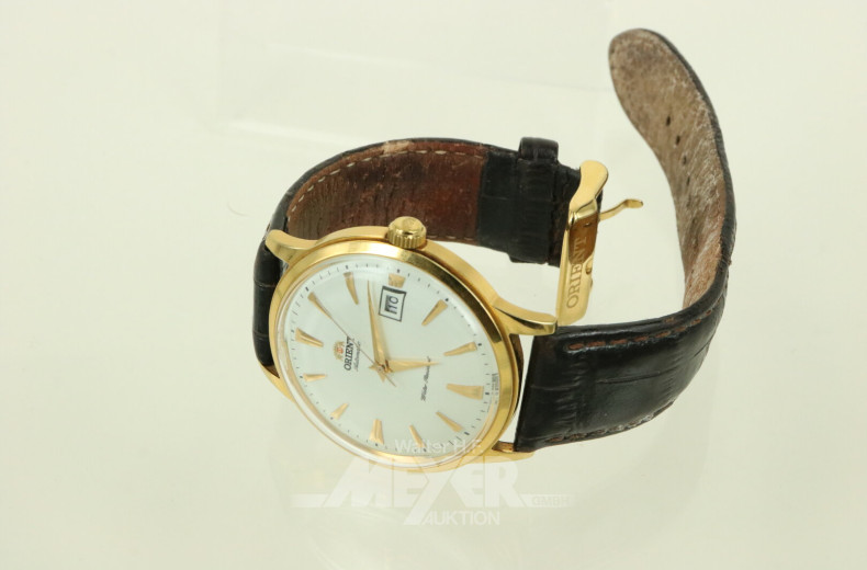 Klassische Herrenarmbanduhr