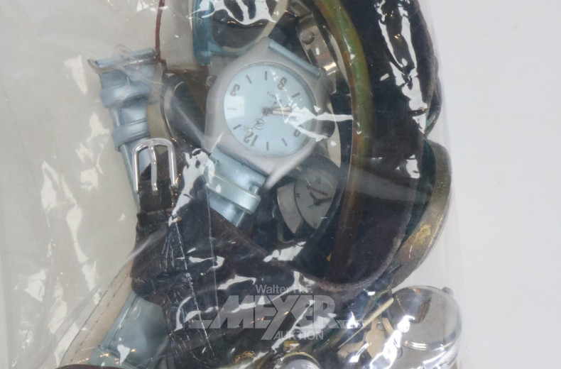 Posten Armband- und Anhängeruhren