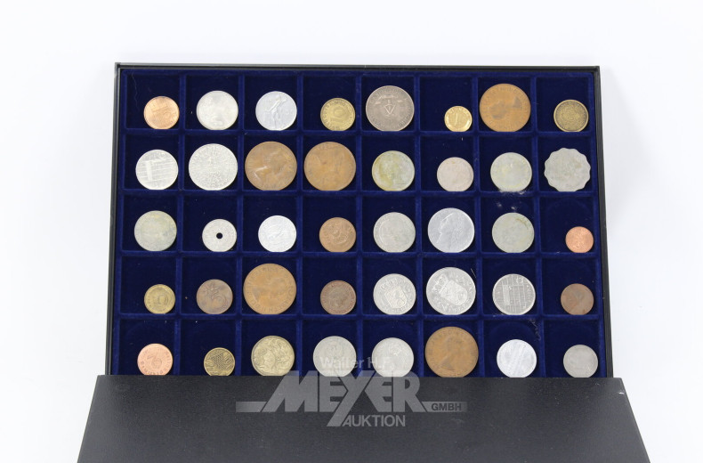 Münzschublade mit Münzen aus u.a. Großbritannien, DDR, Niederlande, Australien, etc.