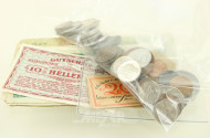 Konvolut mit Münzen aus aller Welt und wenige historische Banknoten