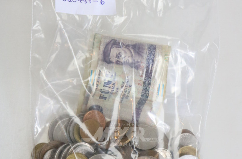 Posten Münzen und Banknoten