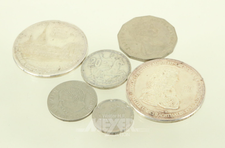 Konvolut Münzen mit 2 Feinsilbermedaillen