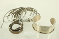 Posten Silberschmuck, u.a Armreifen, Armband, Ketten