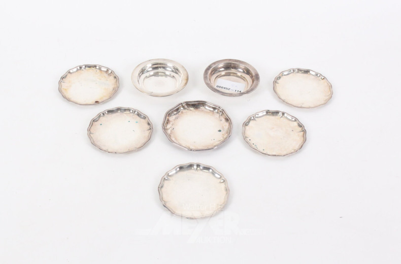 8 Diverse Flaschen/Gläseruntersetzer