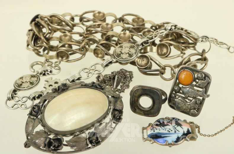 Posten Silberschmuck, u.a. Armband, Brosche, Ketten etc.