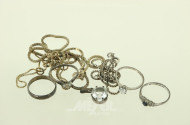 Posten Silberschmuck, u.a. Kette, Ringe etc.