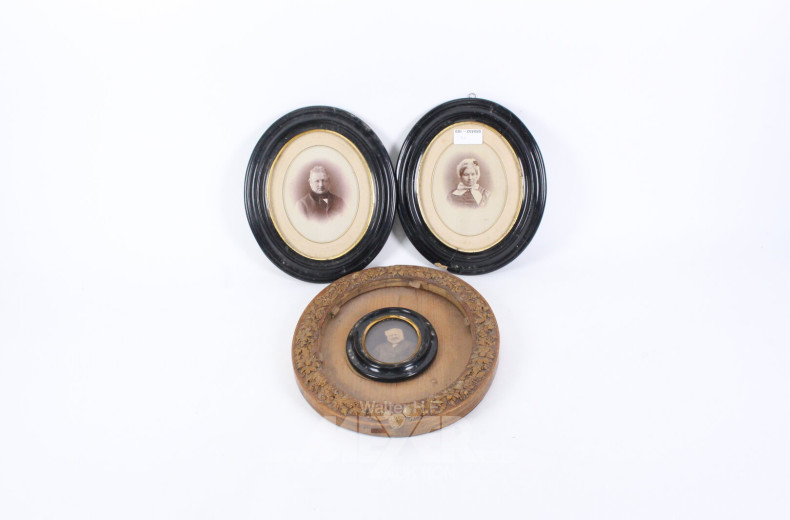 4 Ovale Bilderrahmen mit 3 antiken Portraitfotos