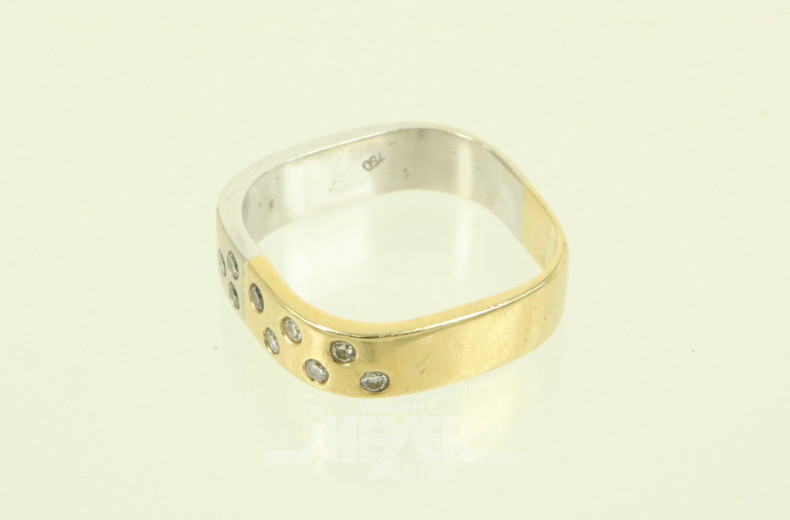 Damenring mit 9 kl. Diamanten