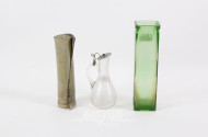 Konvolut: 1 kl. Glaskaraffe mit Metallmontierung, Glasvase, Keramikvase