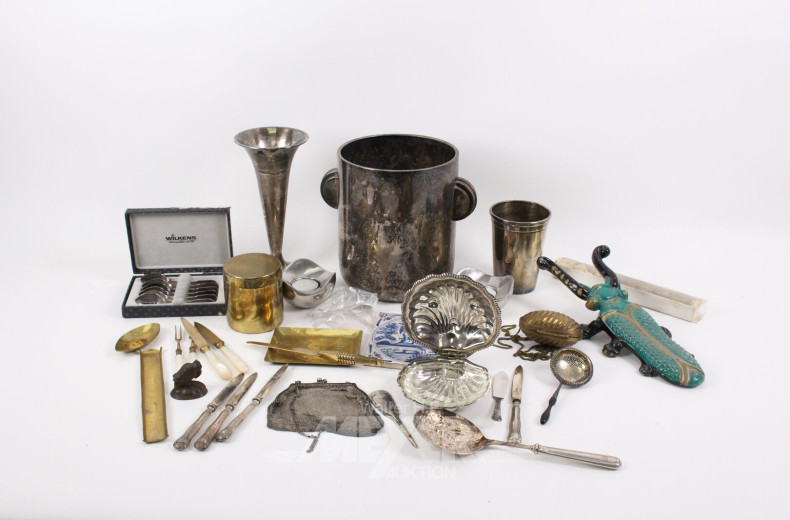 Posten Dekorationen und Besteckteile: