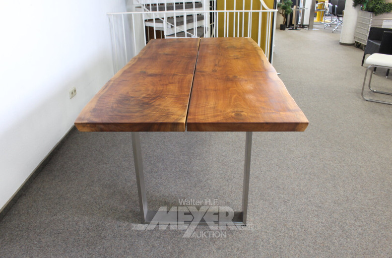 Esstisch, zweiteilige Vollholzplatte