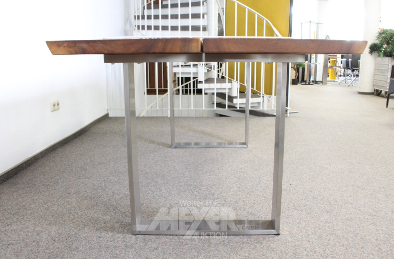 Esstisch, zweiteilige Vollholzplatte