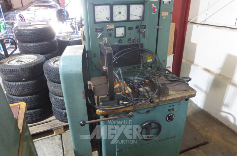 2 antike KFZ-Maschinen