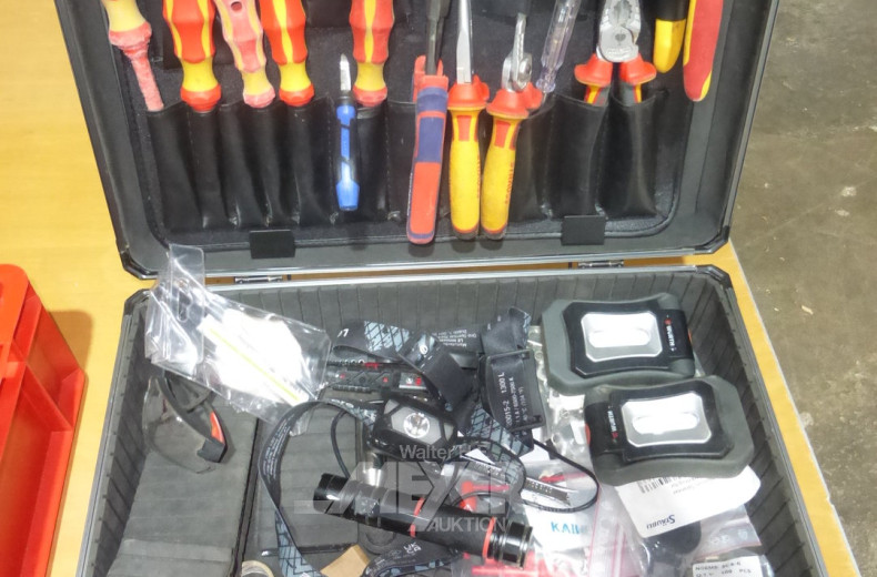 Hartschalen-Werkzeugkoffer mit Inhalt: Hand- und Montagewerkzeug WÜRTH sowie LED-Lampen