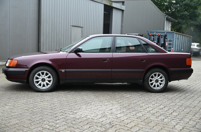 Audi 100 V6, Limousine, hibiskusblüten Perleffekt