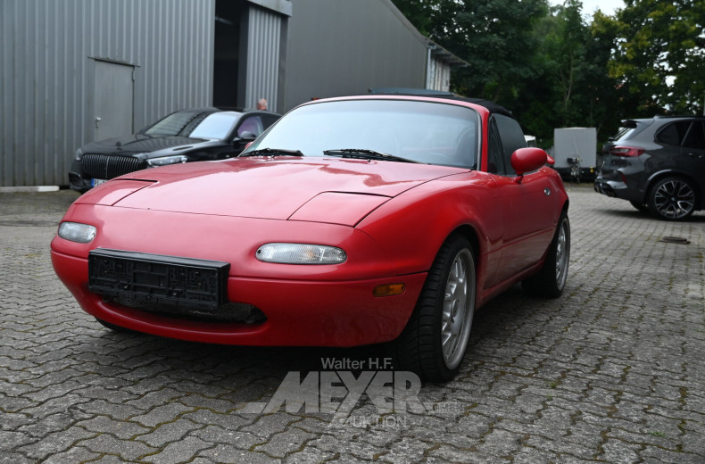 Mazda MX5, rot