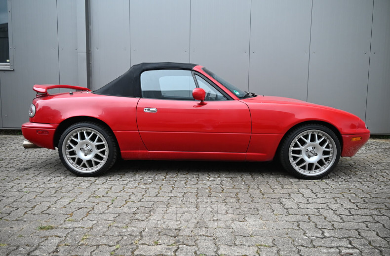 Mazda MX5, rot