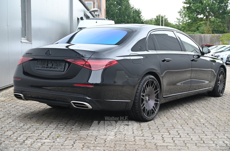 Mercedes-Benz S 680 Maybach 4Matic L9G-tronic, obsidian black metallic