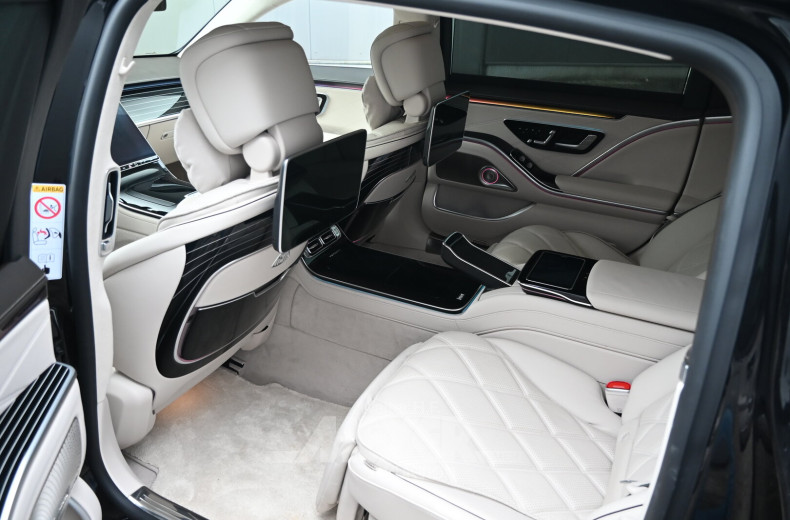 Mercedes-Benz S 680 Maybach 4Matic L9G-tronic, obsidian black metallic