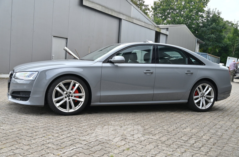 Audi A8 3.0 TDI DPF quattro tiptronic, exclusive paint finish