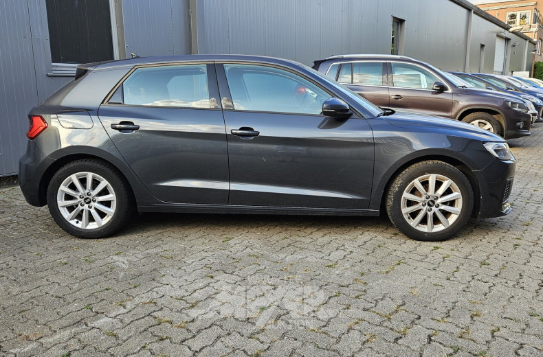 Audi A1 25 TFSI Sportback advanced, Manhatten Gray met.