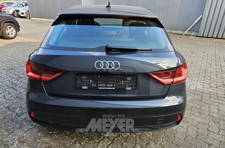 Audi A1 25 TFSI Sportback advanced, Manhatten Gray met.