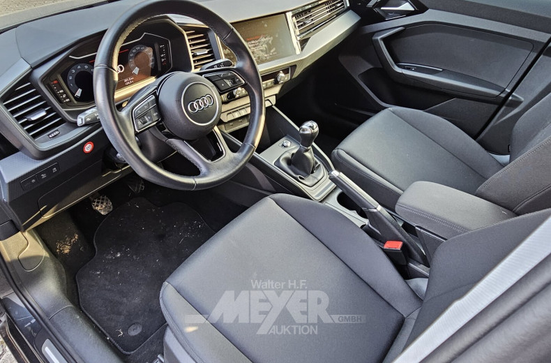 Audi A1 25 TFSI Sportback advanced, Manhatten Gray met.