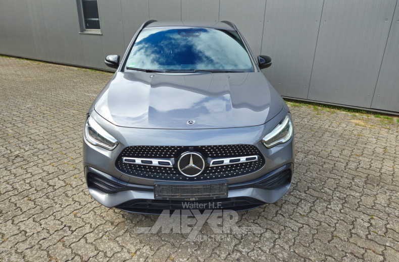 Mercedes-Benz GLA220d 8G-DCT AMG Line, Mountaingrau met.