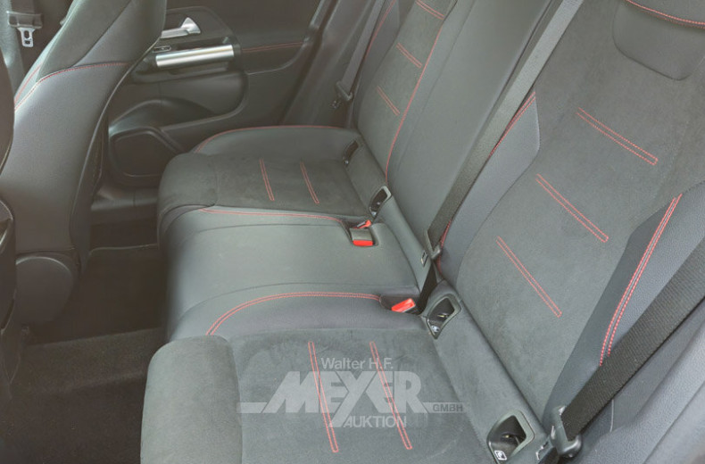 Mercedes-Benz GLA220d 8G-DCT AMG Line, Mountaingrau met.