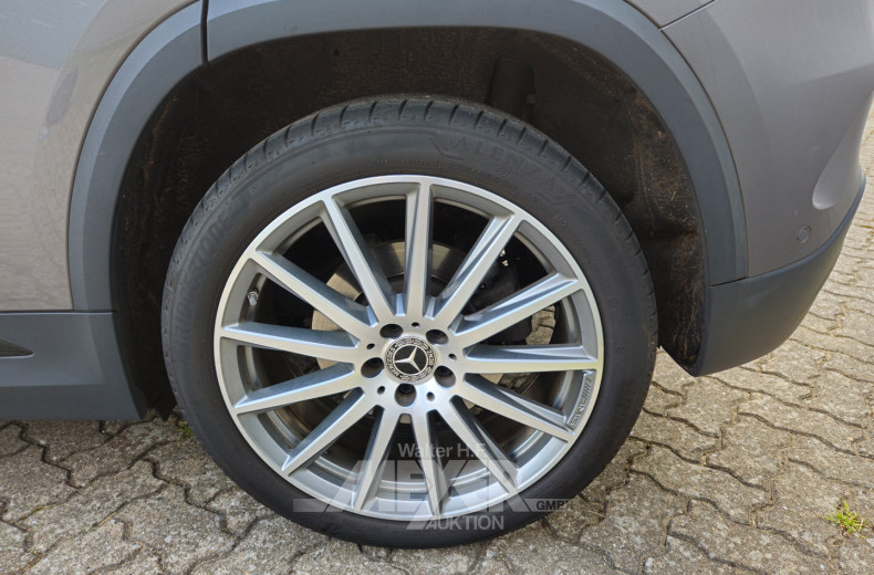 Mercedes-Benz GLA220d 8G-DCT AMG Line, Mountaingrau met.