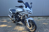 Motorrad YAMAHA FZS600, silber