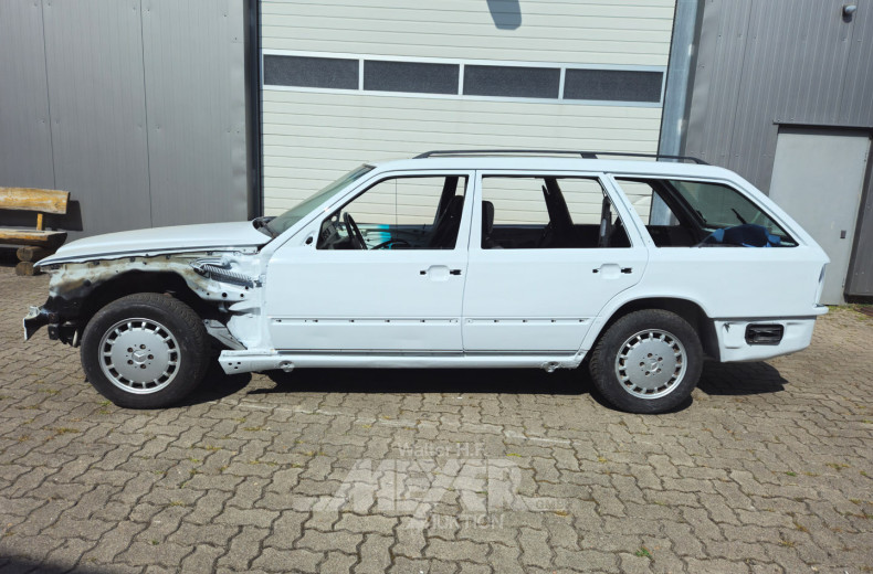 Mercedes-Benz E250d W124, T-Modell, teilzerlegt