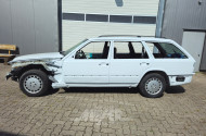 Mercedes-Benz E250d W124, T-Modell, teilzerlegt