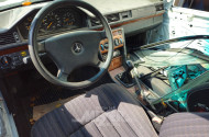 Mercedes-Benz E250d W124, T-Modell, teilzerlegt