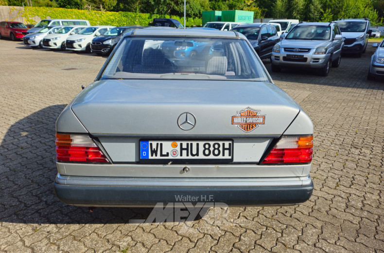 Mercedes-Benz 200E W124, limousine