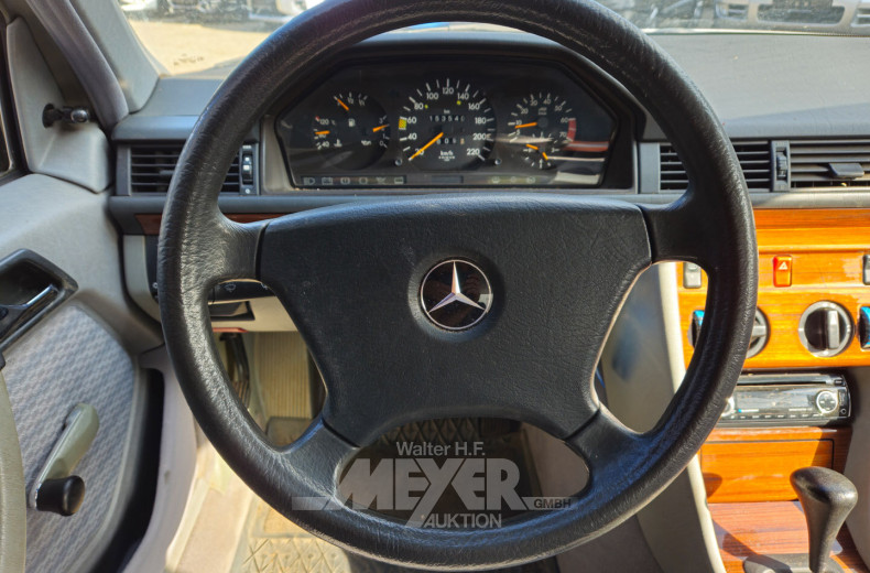 Mercedes-Benz 200E W124, limousine