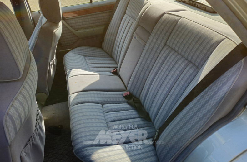 Mercedes-Benz 200E W124, limousine