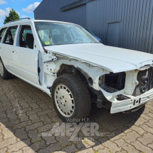 Los 367: Mercedes-Benz E250d W124, T-Modell, teilzerlegt