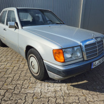 Los 368: Mercedes-Benz 200E W124, limousine