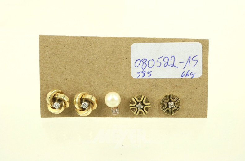 2 Paar Ohrstecker mit jew. 1 kl. Brillant sowie 1 einzelner Ohrstecker mit Perle und Brillant