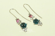 Paar Noen Ohrhänger mit farbigen Turmalinen und kl. Brillanten von ges. ca. 0.30ct