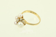 Damenring mit 4 Zuchtperlen und kl. Brillanten