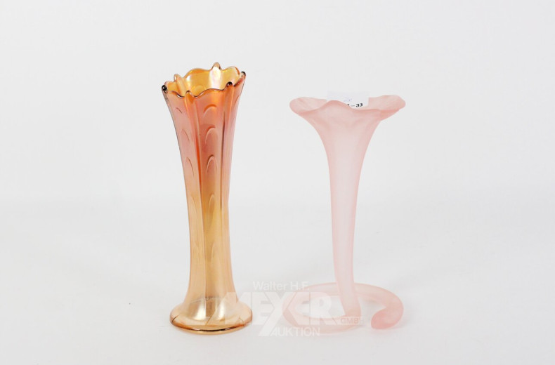 2 Vasen, rosé- und orangefarben