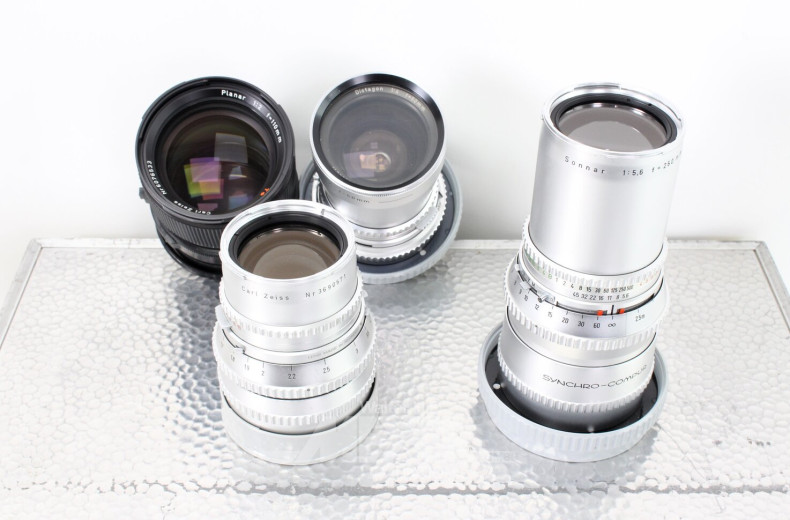 4 versch. Objektive und 4 Kameramagazine